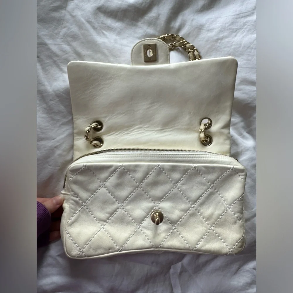 Vintage Chanel Rose Flap Bag - Picture 5 of 11